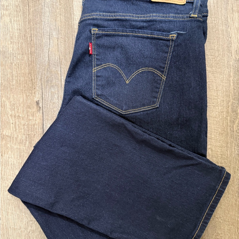 Levi's Women's 314 Shaping Straight Jeans Dark Wash Blue Used